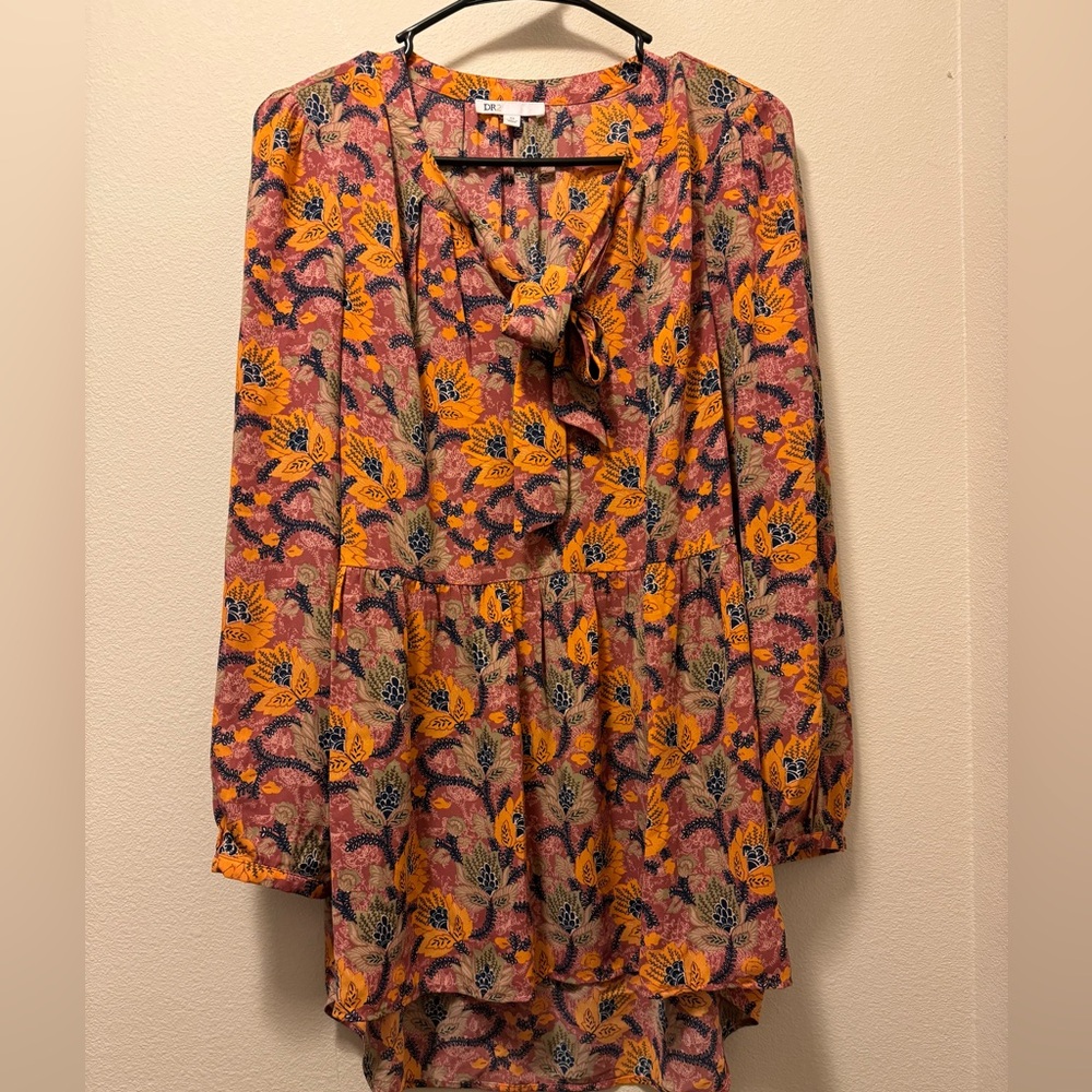 DR2 blouse. High low.
